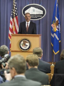 450px-Eric_Holder_at_Press_Conference_over_Guantanamo